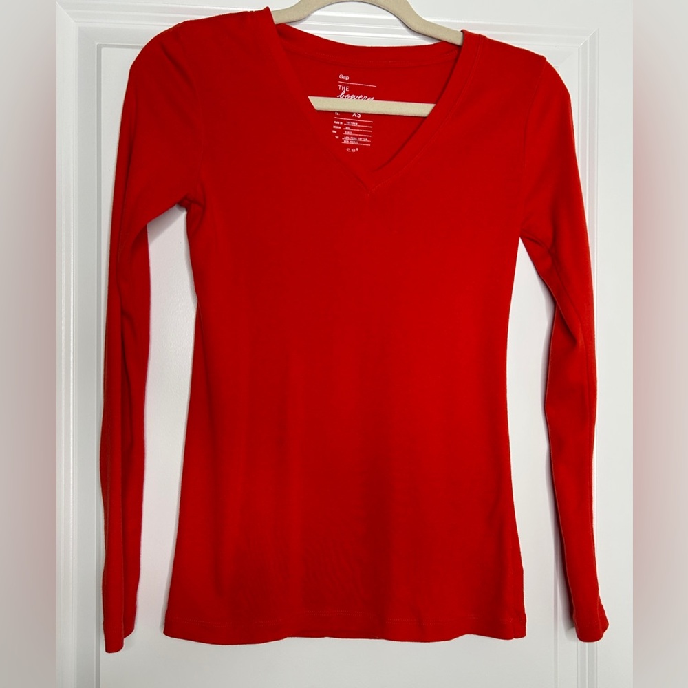 GAP Coral Long Sleeve V-Neck Tee